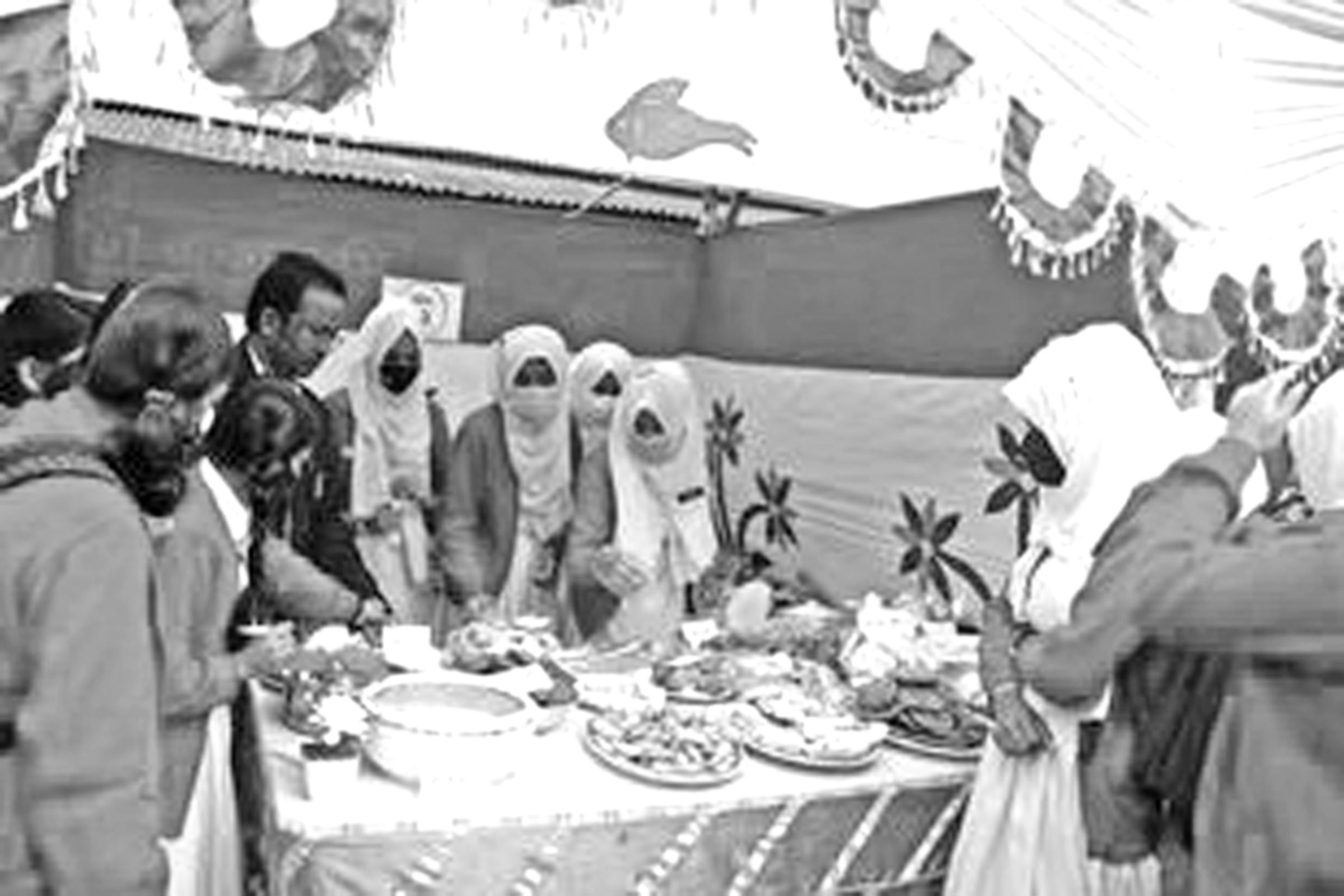 গাজীপুরে পিঠা উৎসবে উৎফুলস্ন শিক্ষার্থীরা