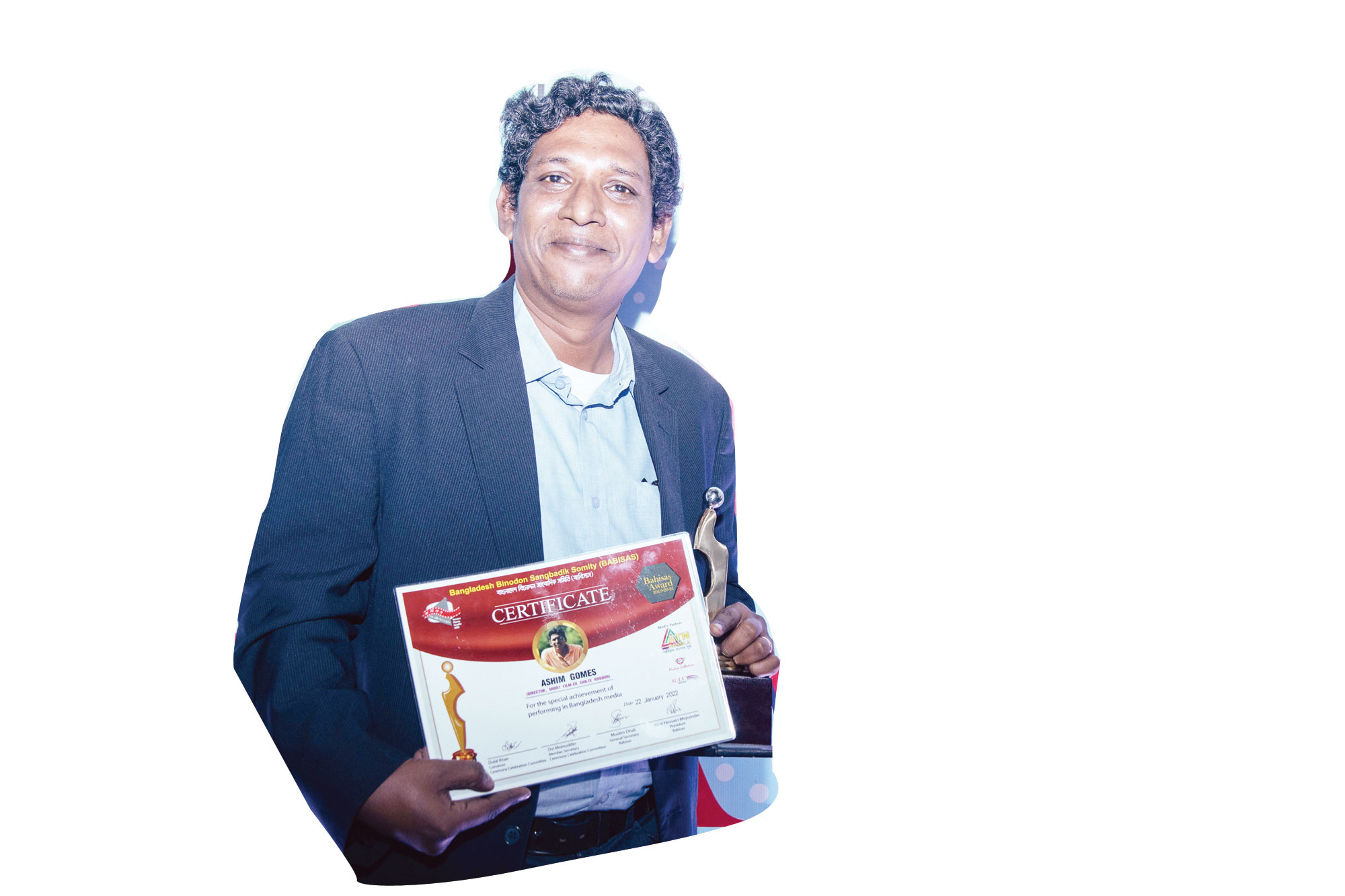 এবার দেশে পুরস্কৃত অসীম গোমেজ