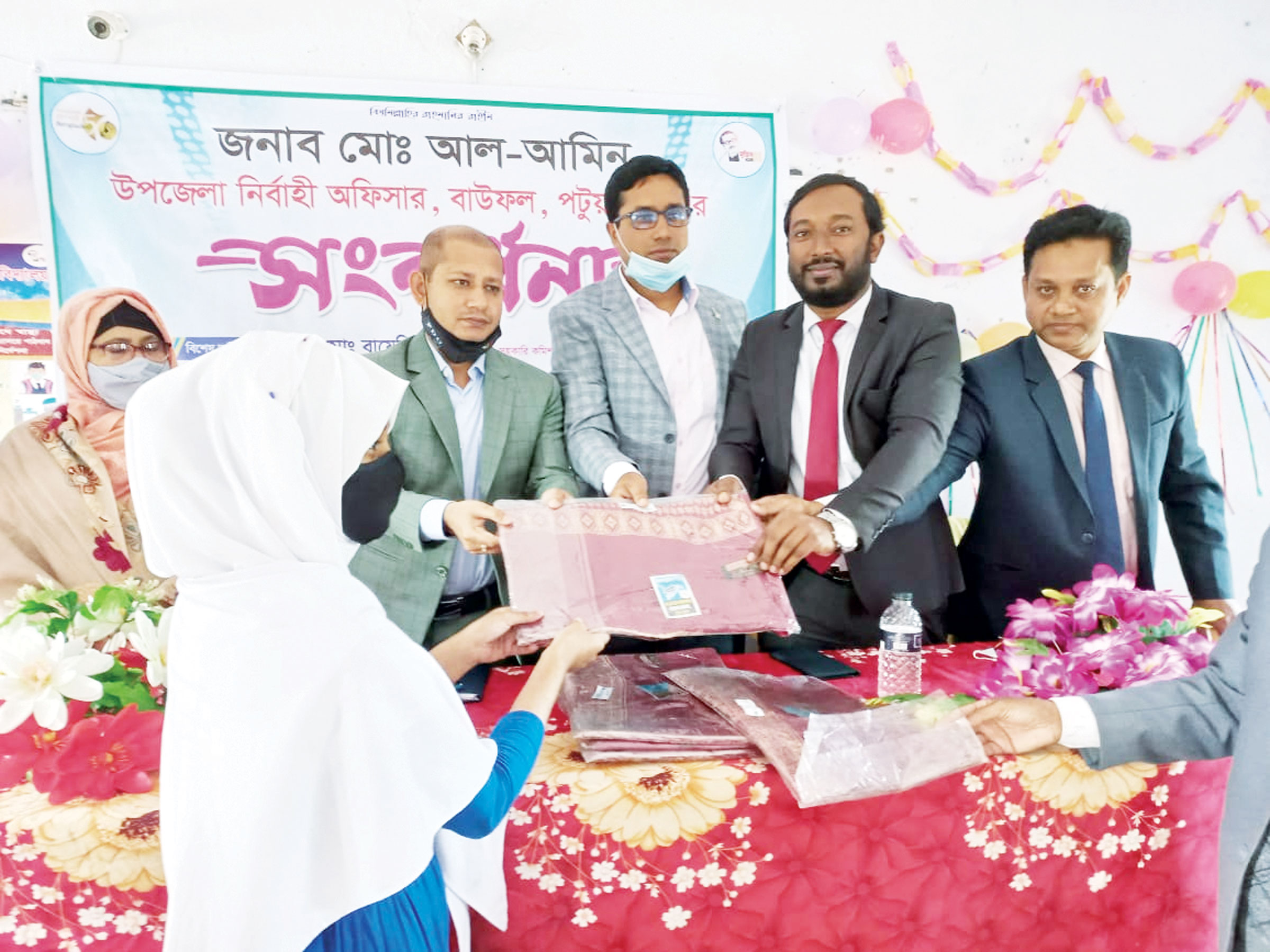 পটুয়াখালীর বাউফলে ৫৫০ দরিদ্র শিক্ষার্থীর মাঝে মার্কেন্টাইল ব্যাংকের শীতবস্ত্র বিতরণ