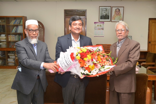​​​​​​​জাতীয় বিশ্ববিদ্যালয়ের উপ-উপাচার্য হিসেবে  স্থপতি ড. নিজামউদ্দিন আহমেদ-এর যোগদান