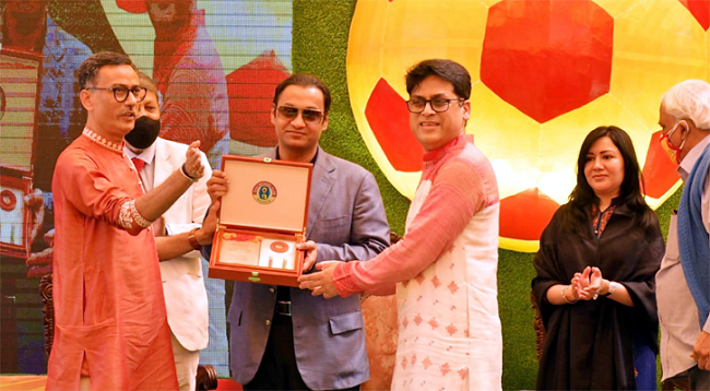 বসুন্ধরা গ্রুপের এমডি সায়েম সোবহান আনভীরকে  সংবর্ধনা ও আজীবন সদস্যপদ দিল ইস্টবেঙ্গল ক্লাব