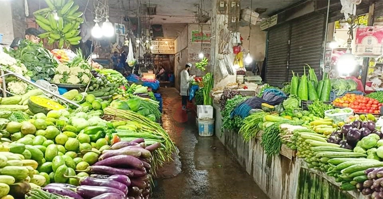 রাজধানীতে ৬০ টাকার নিচে সবজি নেই