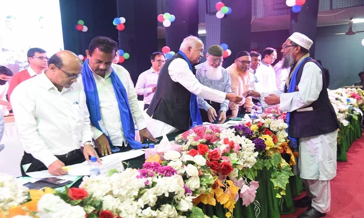 আইইবি হতে আজীবন সম্মাননা পেলেন প্রকৌশলী ড. লৎফর রহমান