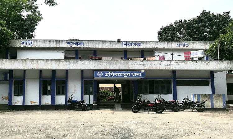 পরিবারের সবাইকে অচেতন করে টাকা ও স্বর্ণালংকার চুরি