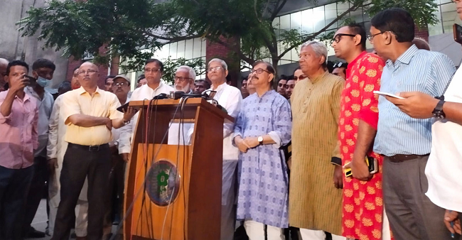 ফখরুল-মান্নার দেড় ঘণ্টার বৈঠক, আন্দোলনের রূপরেখা নিয়ে আলোচনা
