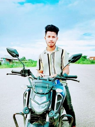 ট্রাক চাপায় হোন্ডারোহী নিহত