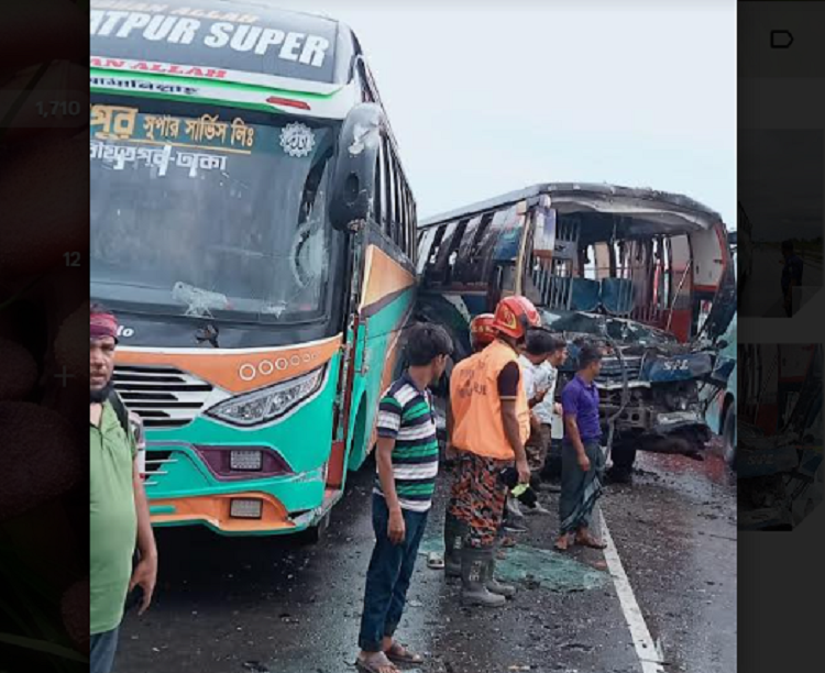 বঙ্গবন্ধু এক্সপ্রেসওয়েতে বাসের পিছনে বাসের ধাক্কায় নিহত ২, আহত ১৫