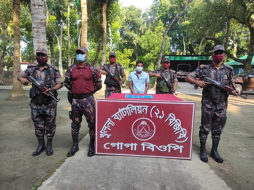 শার্শার সীমান্তে ১৬টি সোনার বারসহ আটক ১
