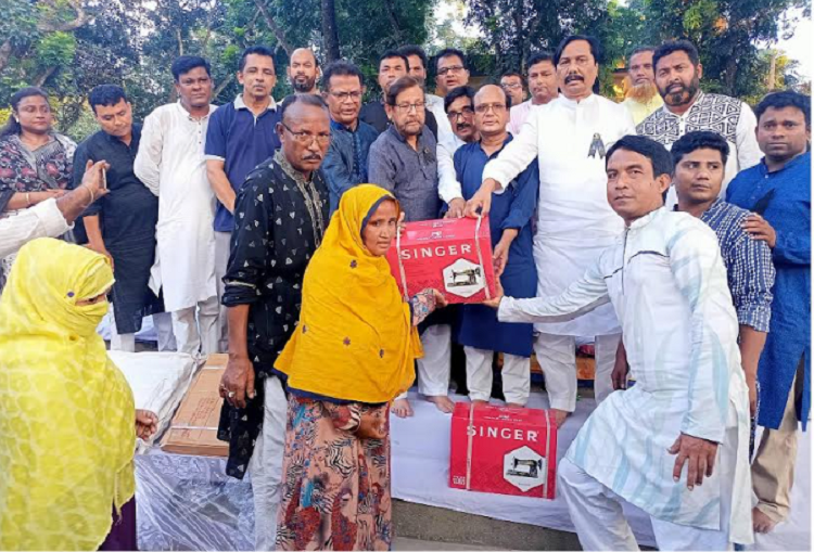 নীলফামারীতে যুবলীগের উদ্দ্যোগে আয়বর্দ্ধকসহ বিভিন্ন উপকরণ বিতরণ