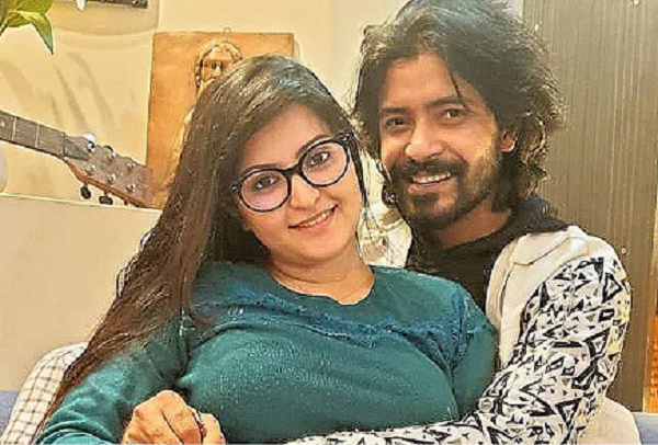 ফেসবুকে বদলে গেছে রাজ-পরীমনির ‘রিলেশনশিপ স্ট্যাটাস’
