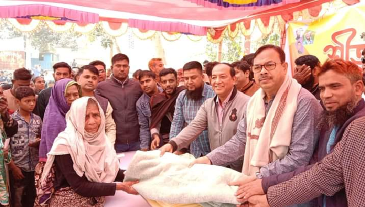 শিবপুরে সাবেক এমপি সিরাজুল ইসলাম মোল্লার কম্বল বিতরণ