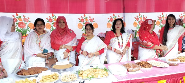 গাংনী মহিলা ডিগ্রি কলেজে পিঠা উৎসব