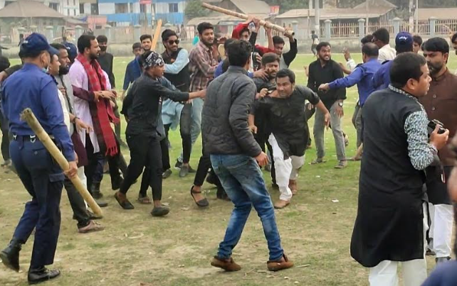 ফুল দেওয়া নিয়ে যুবলীগ, শ্রমিকলীগ ও স্বেচ্ছাসেবক লীগের সংঘর্ষ, আহত ৬