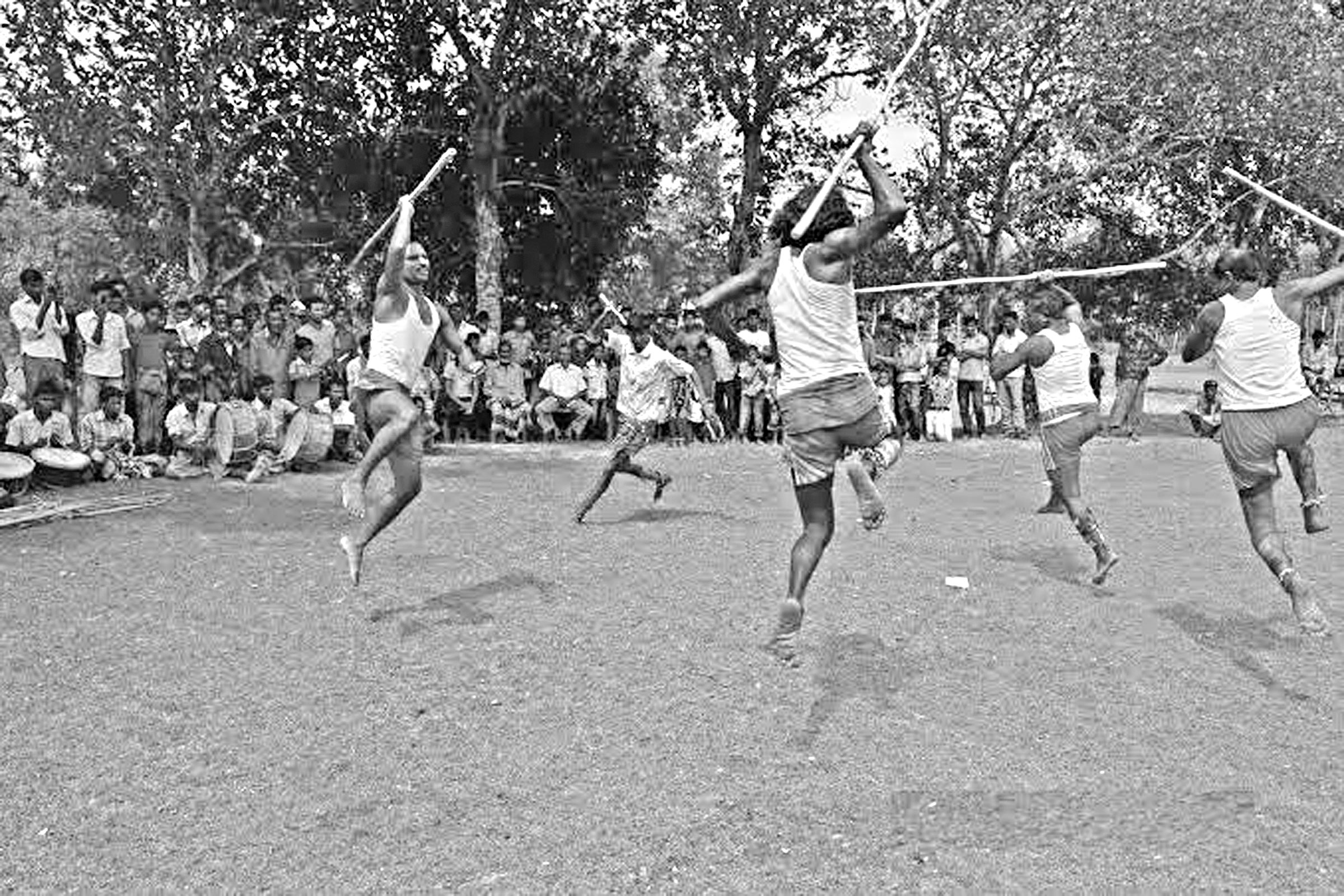 হারিয়ে যাচ্ছে ঐতিহ্যের লাঠিখেলা