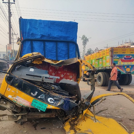 গাজীপুরে পিক আপ ও ট্রাকের সংঘর্ষে দুইজন নিহত