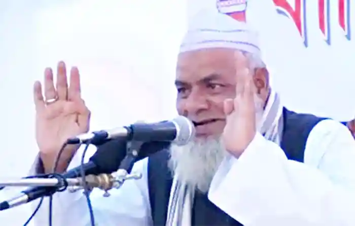 মাহফিলে বয়ান করতে করতে মৃত্যুর কোলে ঢলে পড়লেন ইমাম
