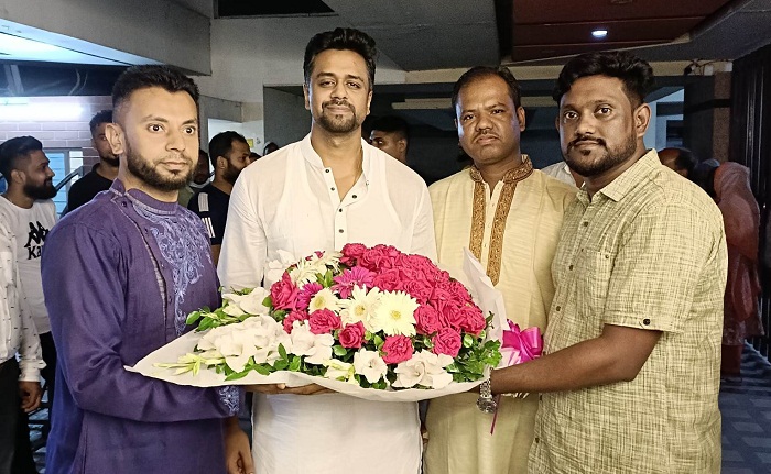 অয়ন ওসমানকে শুভেচ্ছা