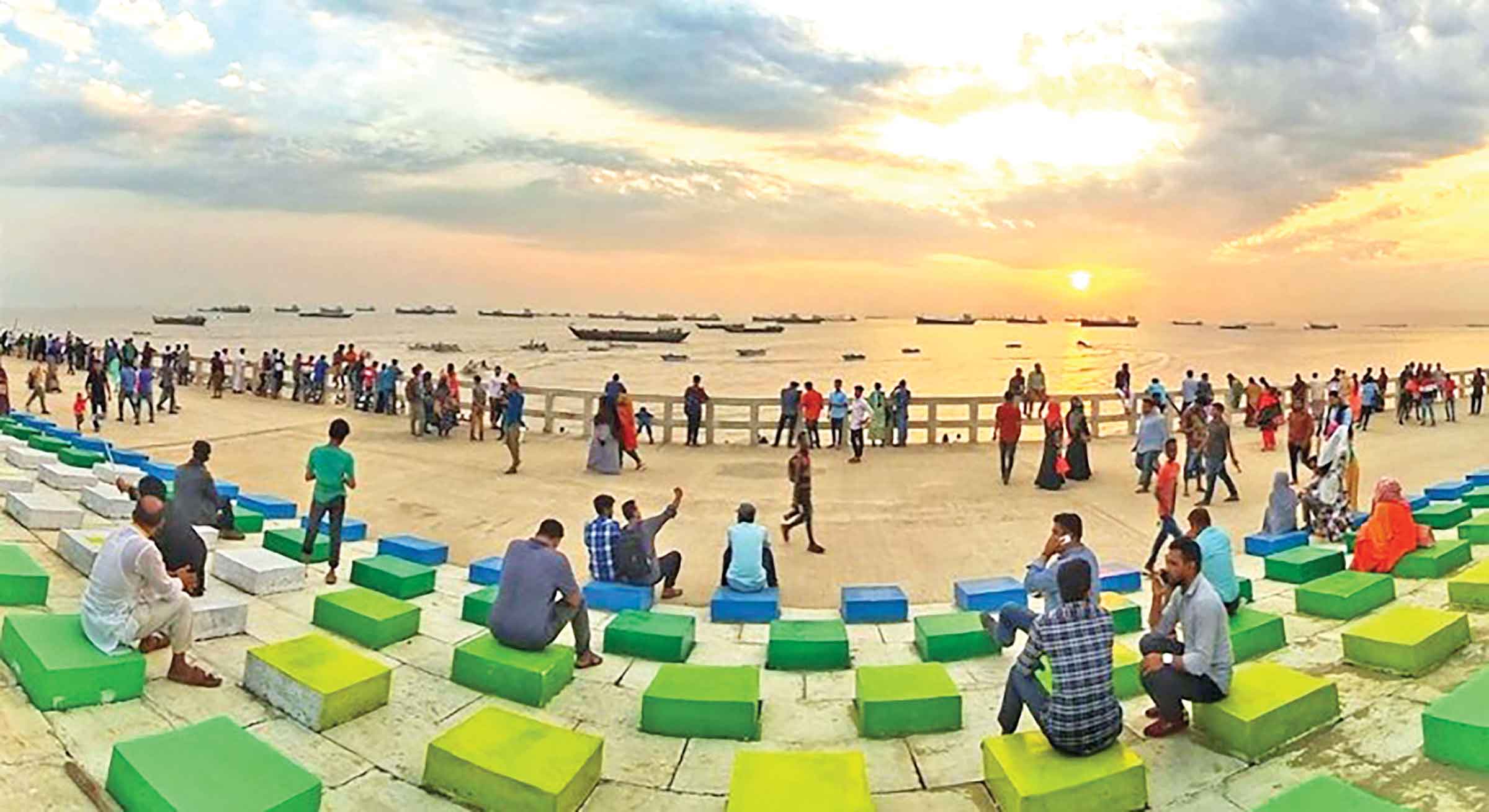 চট্টগ্রামের বিনোদন কেন্দ্রে উৎসবের আমেজ