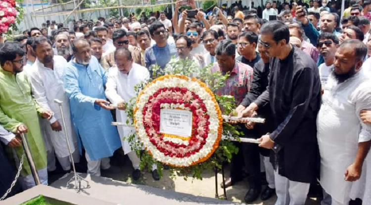 নাসিম ওসমানের বার্ষিকীতে এমপি সেলিম ওসমান ও শামীম ওসমানের দোয়া
