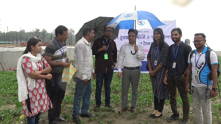 কক্সবাজার সৈকতে ডেইল সুরক্ষা বেষ্টনী ও বৃক্ষরোপণ উদ্বোধন