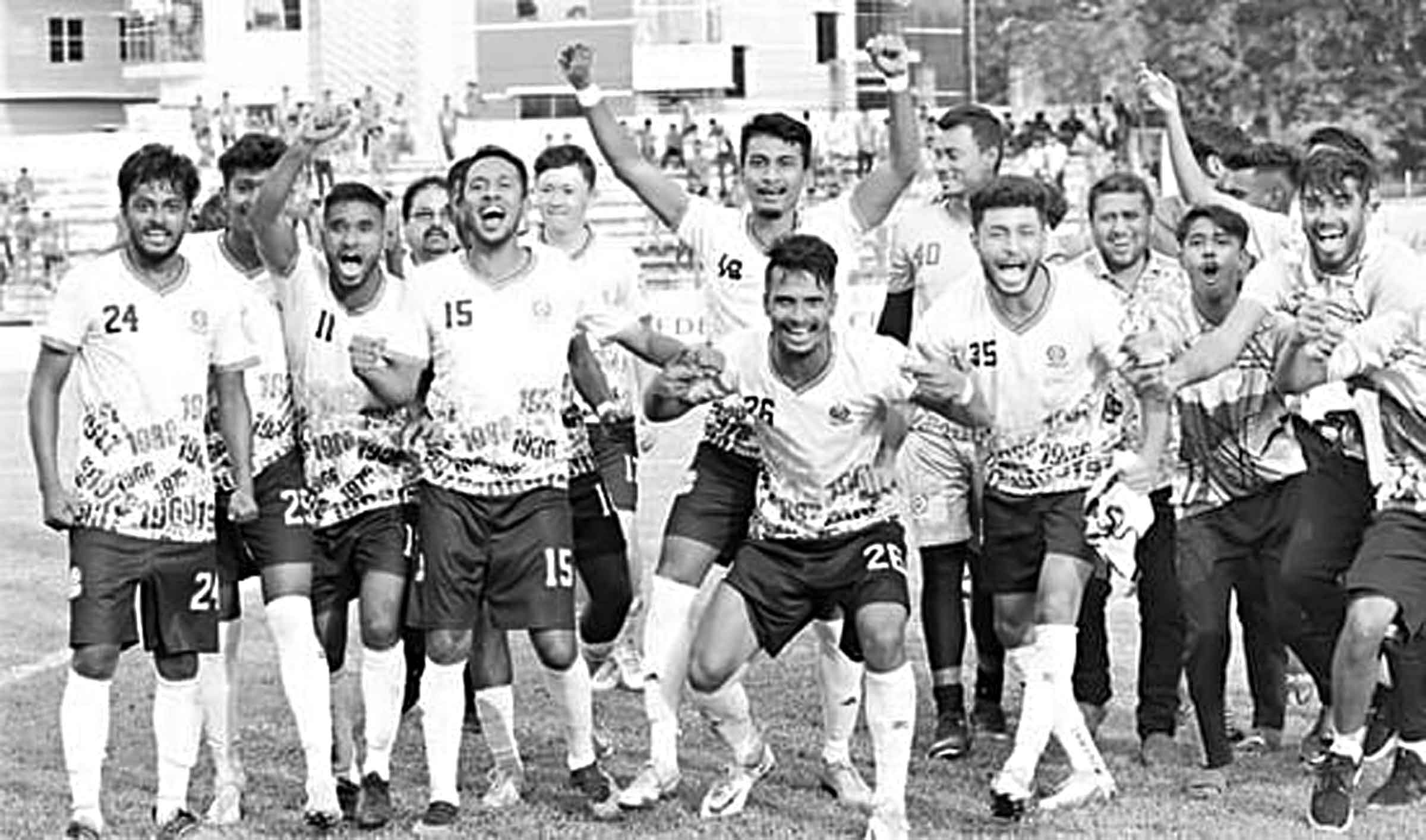 চিরপ্রতিদ্বন্দ্বী আবাহনীকে হারিয়ে আবারও চ্যাম্পিয়ন মোহামেডান