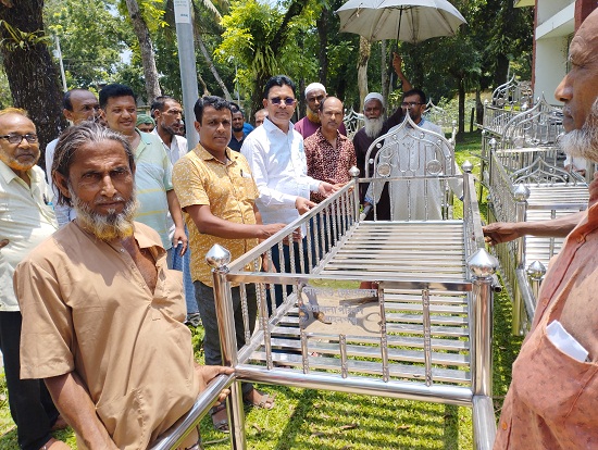 মোহনগঞ্জ উপজেলায়  ১৭ মসজিদে খাটিয়া বিতরণ 