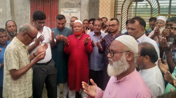সুন্দরগঞ্জে স্কুলের নব-নির্মিত গেইটের উদ্বোধন