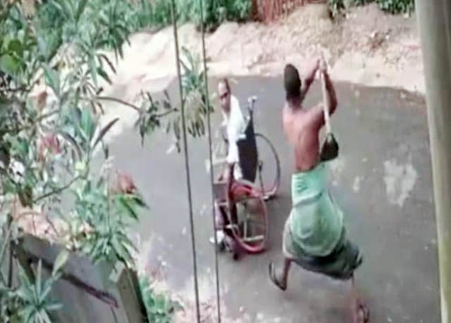 দাউদকান্দিতে শারীরিক প্রতিবন্ধীকে পিটিয়ে হত্যা 
