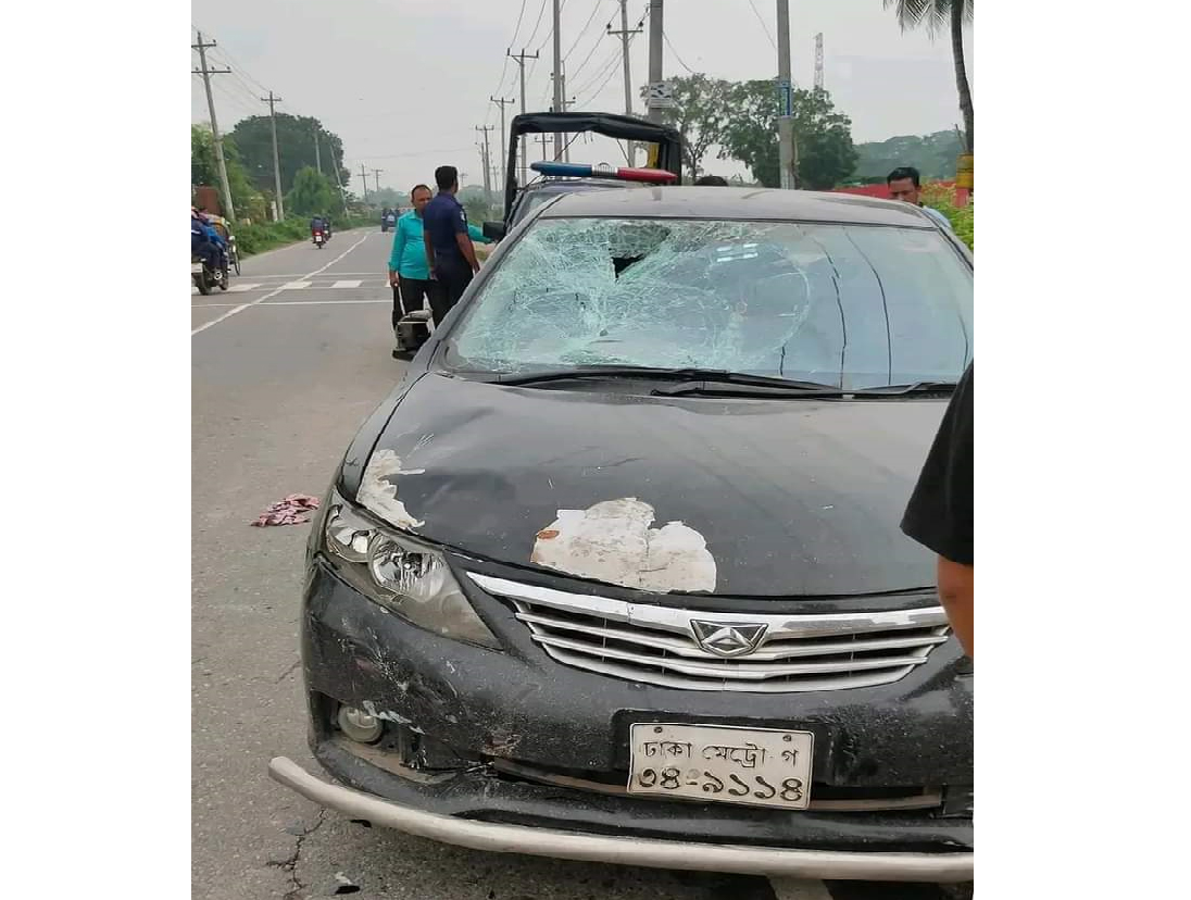 পাকুন্দিয়ায় মাইক্রোবাস চাপায় শিক্ষার্থী নিহত 