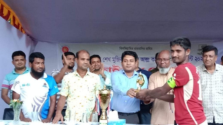বাঁশখালীতে চ্যাম্পিয়ন মাস্টার নজির আহমদ কলেজ 