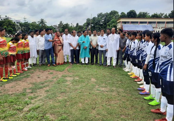 জীবননগরে প্রীতি প্রমিলা ফুটবল টুর্নামেন্টে মাহাতাব বিশ্বাস ফুটবল একাডেমি চুয়াডাঙ্গা চ্যাম্পিয়ন