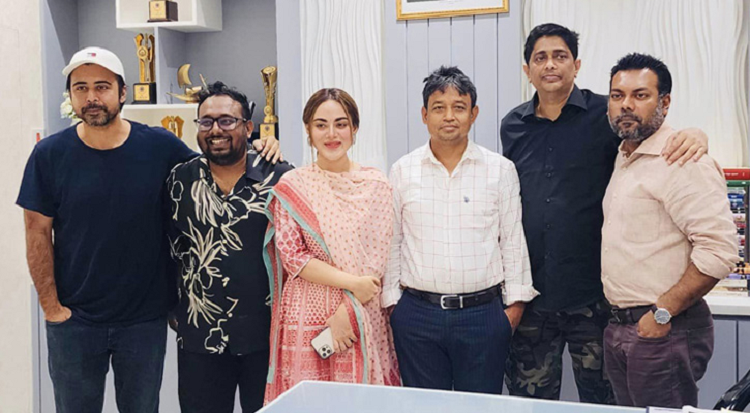 আফরান নিশো ডিবি কার্যালয়ে