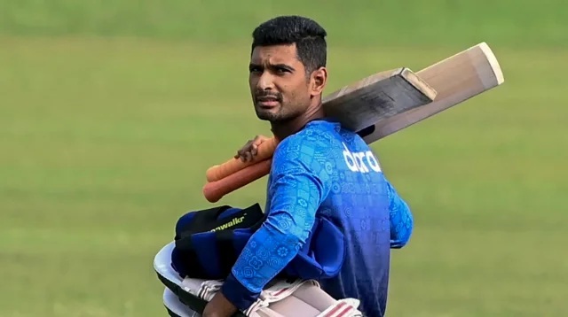 সবার চেয়ে এগিয়ে মাহমুদউল্লাহ