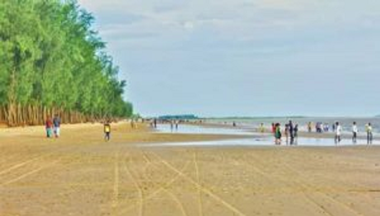 বাঁশখালী সমুদ্র সৈকত : পর্যটন শিল্পের অপার সম্ভাবনা 