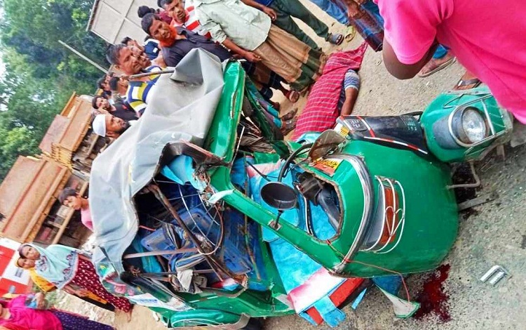 চুনারুঘাট পিকআপ-অটোরিকশার সংঘর্ষে নিহত ২ 