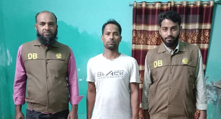 খুলনা মানগর ডিবি পুলিশের অভিযানে বিপুল পরিমাণ ইয়াবাসহ মাদক ব্যবসায়ী গ্রেফতার