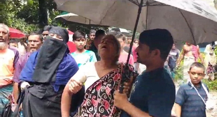 হাজীগঞ্জে বৃদ্ধ স্বামী-স্ত্রীর হাত-পা বাঁধা লাশ উদ্ধার 