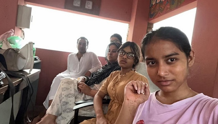 সপরিবারে মার্কিন দূতাবাসে আশ্রয় চেয়েছেন বরখাস্তকৃত ডেপুটি অ্যাটর্নি জেনারেল