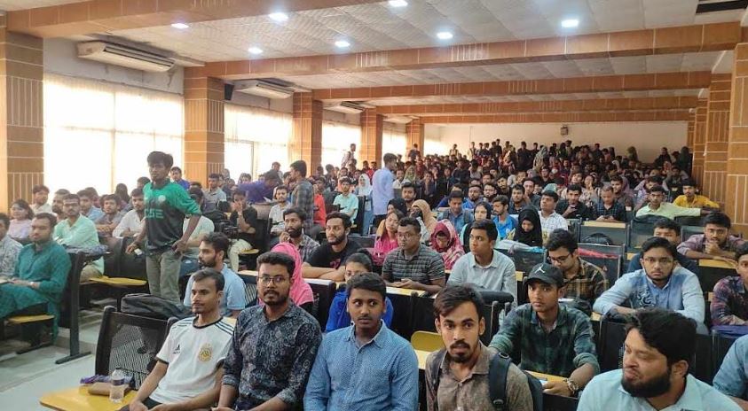 উচ্চশিক্ষায় আগ্রহীদের জন্য যবিপ্রবিতে স্কলিগাইড এর ফ্রী সেমিনার অনুষ্ঠিত