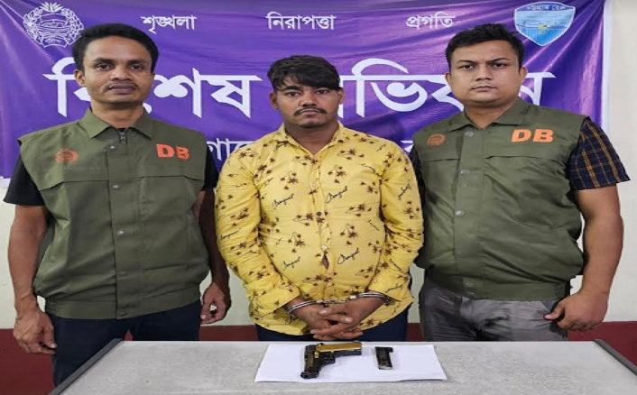 কুমিল্লায় পিস্তলসহ ১৫ মামলার আসামি বুলেট গ্রেফতার