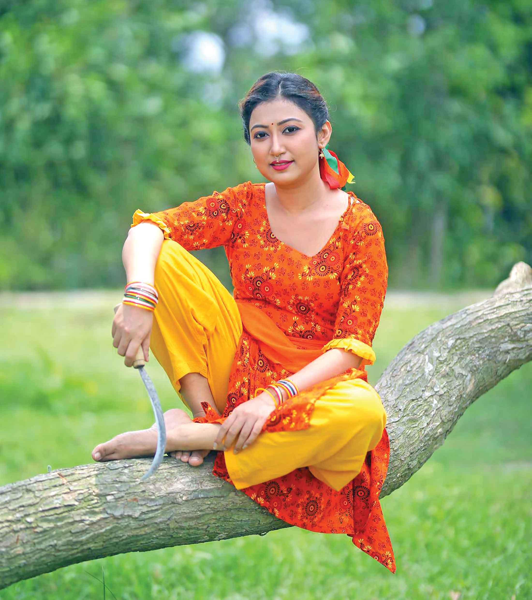 ভিন্ন ভিন্ন চরিত্রে কাজ করছি