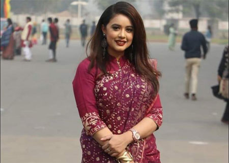 স্টেজ শো নিয়েই বেশি সময় কাটছে