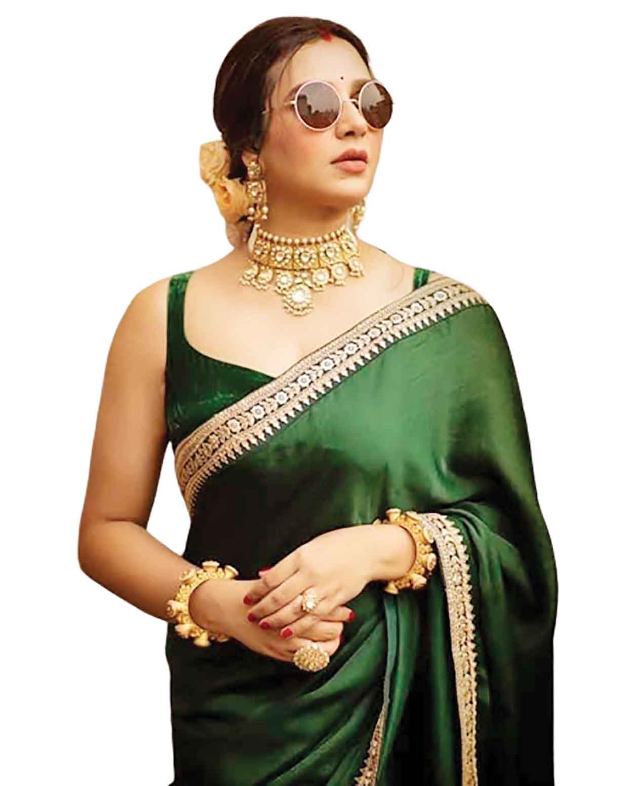 থেমে নেই শুভশ্রী