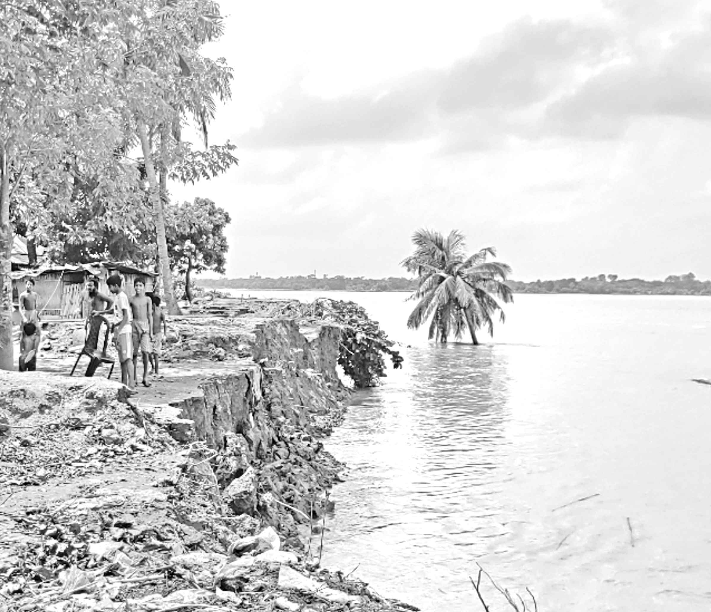 মধুমতীর রুদ্ররূপ, গৃহহারা মানুষের মানবেতর জীবন
