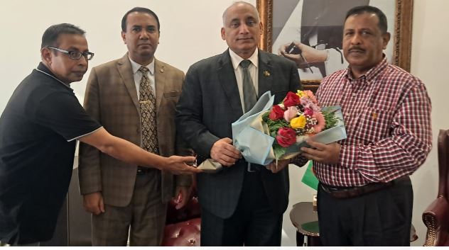 রাষ্ট্রদূত এর সঙ্গে কুয়েত জালালাবাদ এসোসিয়েশন নেতাদের সাক্ষাৎ