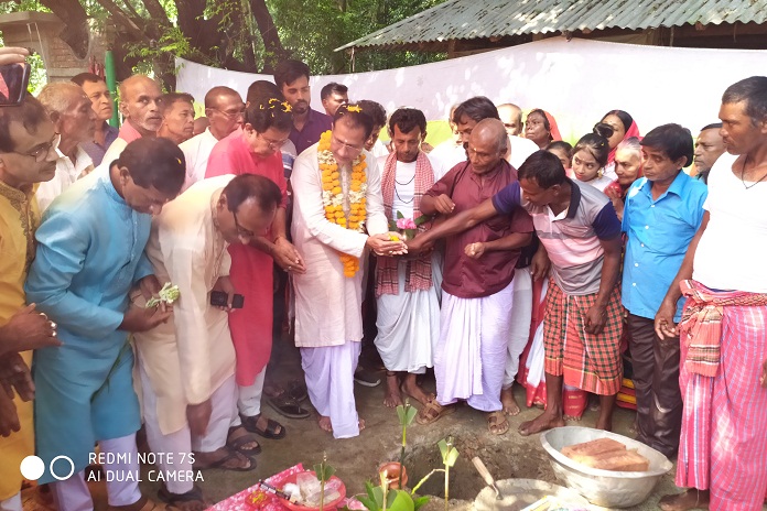 চিতলমারীতে আড়াই শ বছর পুরানো তমাল গাছ তলায় হরি মন্দির নির্মাণ কাজের উদ্বোধন