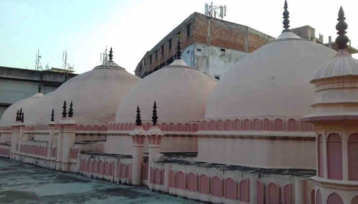 বেগম বাজার মসজিদ: এমন মসজিদ দেশে আর একটিও নেই