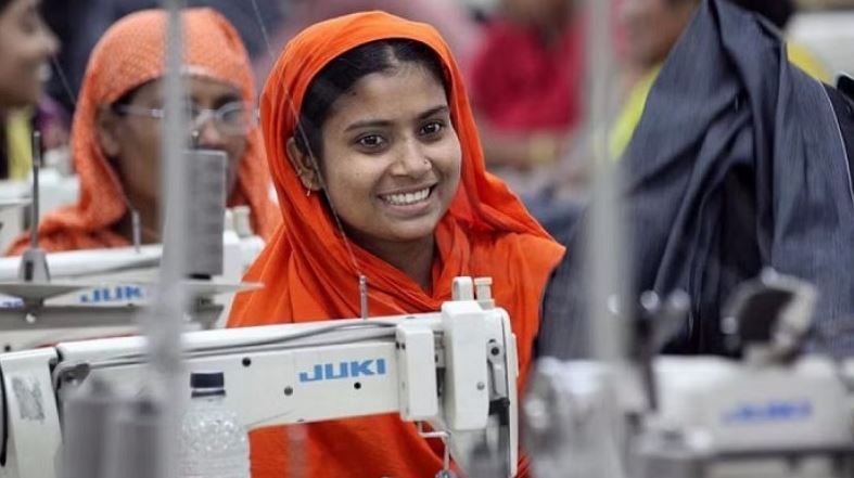 পোশাকশ্রমিকদের ন্যূনতম মজুরি ১২৫০০ টাকা, কার্যকর ডিসেম্বর থেকে