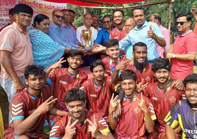 জাবিতে আন্তঃবিভাগ হ্যান্ডবলে চ্যাম্পিয়ন সরকার ও রাজনীতি বিভাগ