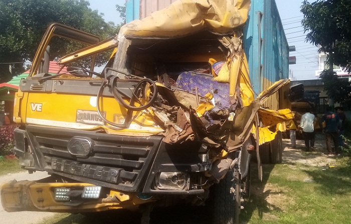 ফুলবাড়ীতে ৪ ট্রাকের সংঘর্ষে চালক-হেলপার নিহত